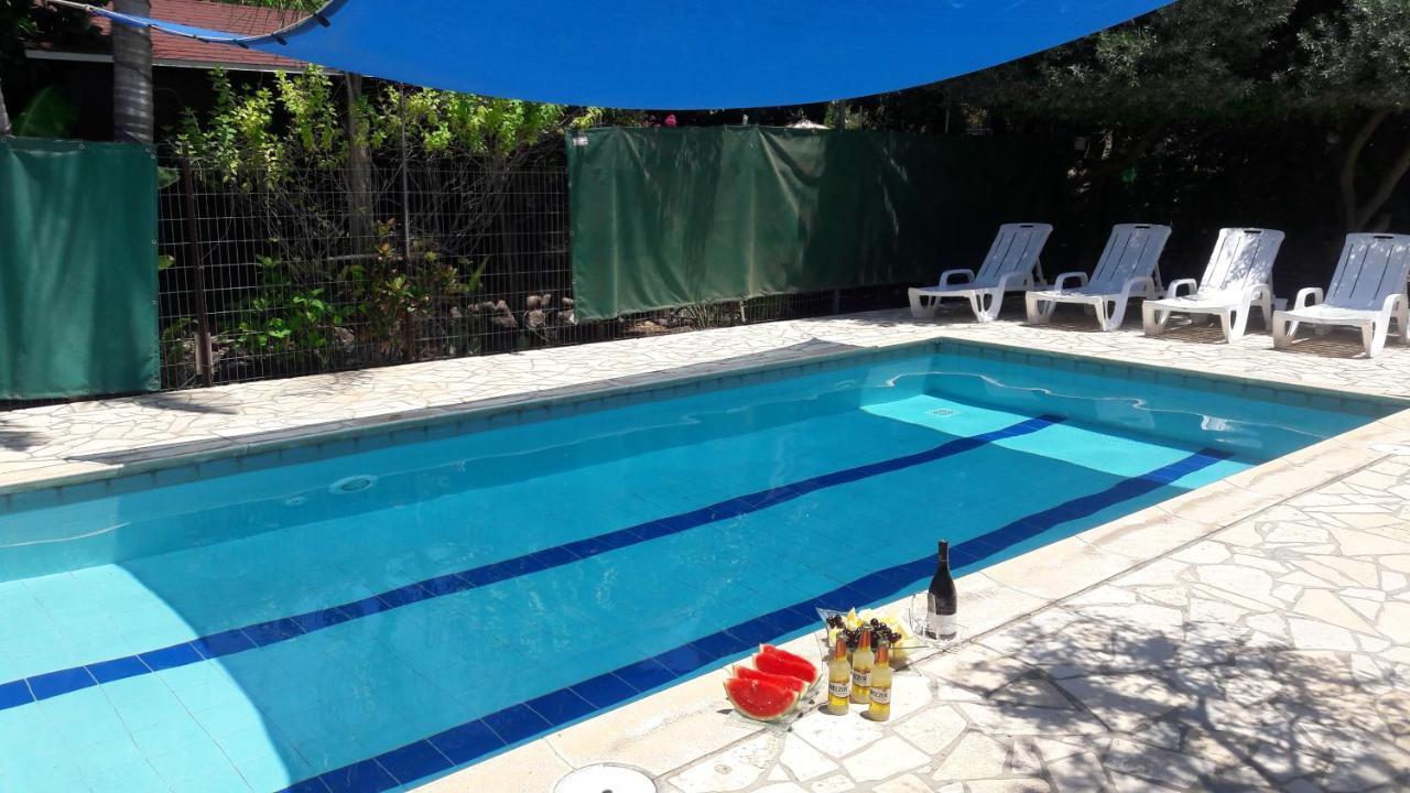 Villa נופש דביר - סוויטות מהממות ובקתה כפרית עם ג'קוזי ליד הכנרת - יש מקלט צמוד Migdal Exterior foto