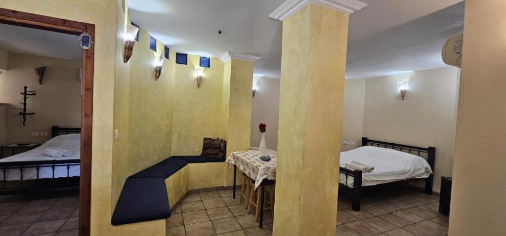 Villa נופש דביר - סוויטות מהממות ובקתה כפרית עם ג'קוזי ליד הכנרת - יש מקלט צמוד Migdal Exterior foto