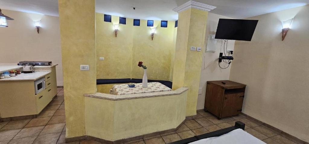 Villa נופש דביר - סוויטות מהממות ובקתה כפרית עם ג'קוזי ליד הכנרת - יש מקלט צמוד Migdal Habitación foto